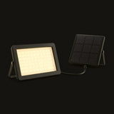 Foco solar LED de 2.000 lúmenes con panel solar separado y control remoto
